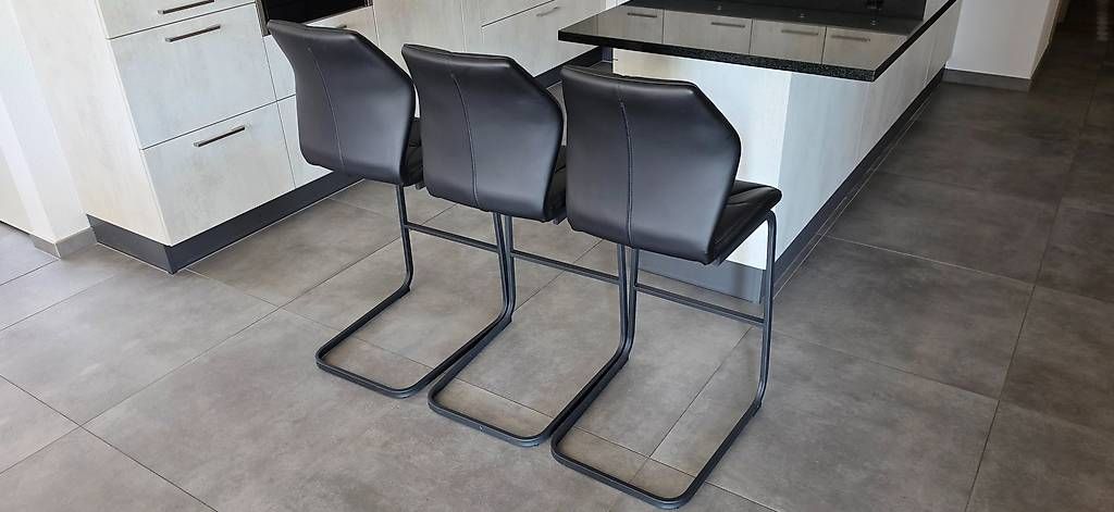 Sgabelli: Lot de 3 tabourets de bar design industriel noir – Usato da Vicques venduto da ELrapha777 1