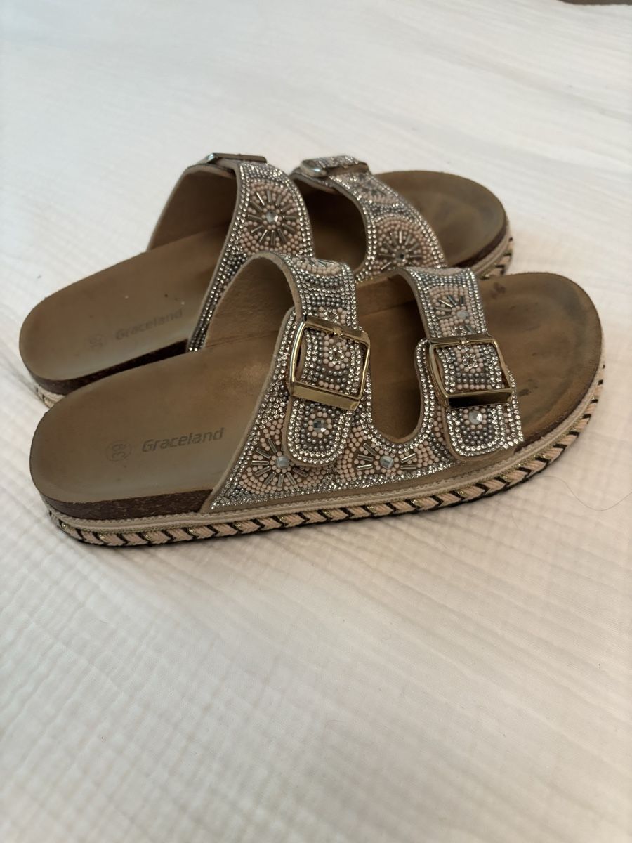 Graceland Scarpe da donna: Sandale Gr. 39 Damen mit Perlen besetzt / glitzert  – Usato da St. Gallen venduto da heartbug 1