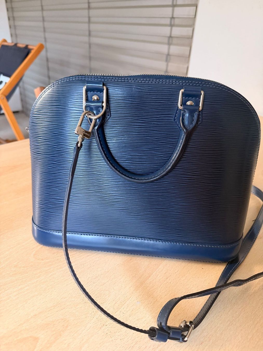 Louis Vuitton Borse da donna: Louis Vuitton Alma PM in Epi leather – Usato da Wädenswil venduto da Tety 1