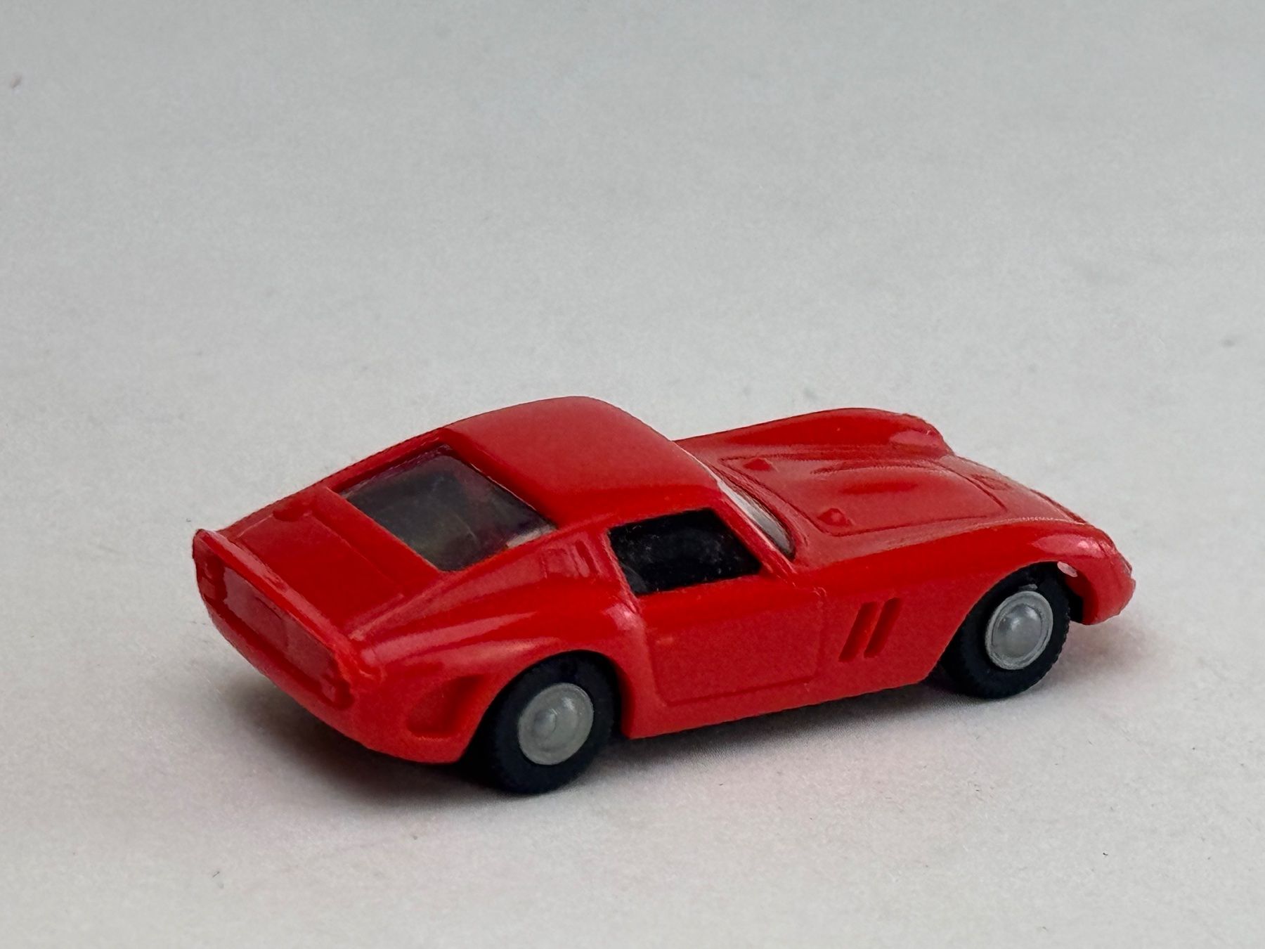 Praliné Modellini d'auto: GB5- Praline Ferrari GTO rot – Usato da Elm venduto da Wikmtz 1