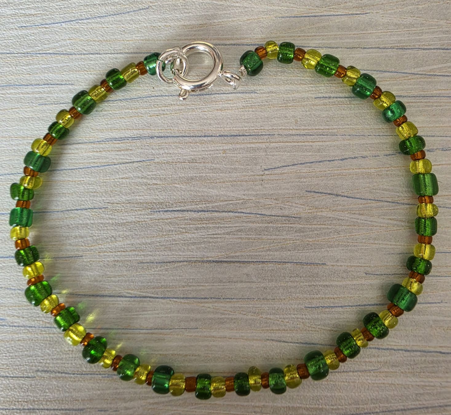Bracciali & Braccialetti: Armband Glasperlen grün  – Usato da Bühler venduto da MalinaBrocki