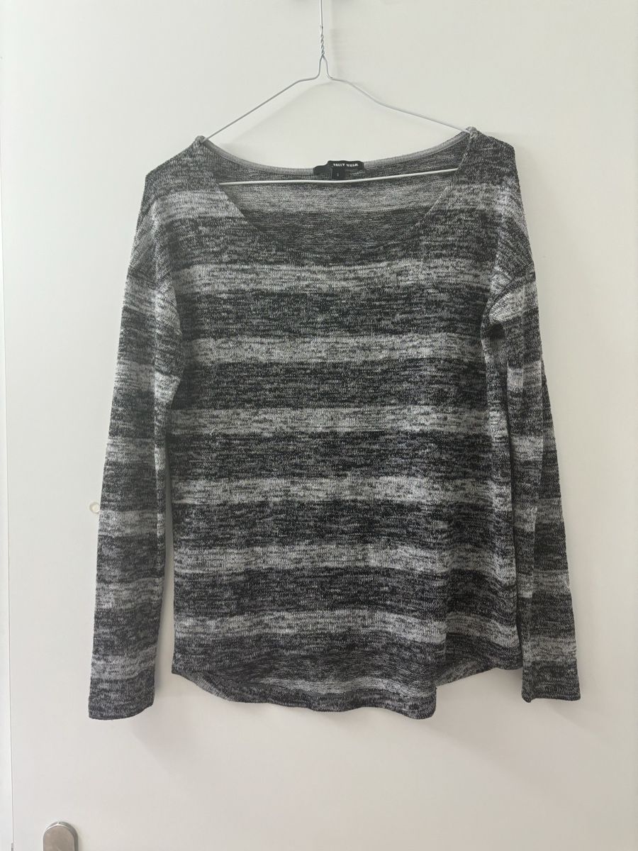 Pullover & Sweatshirts: Leichter Pullover – Gebraucht aus Oftringen von violetta9