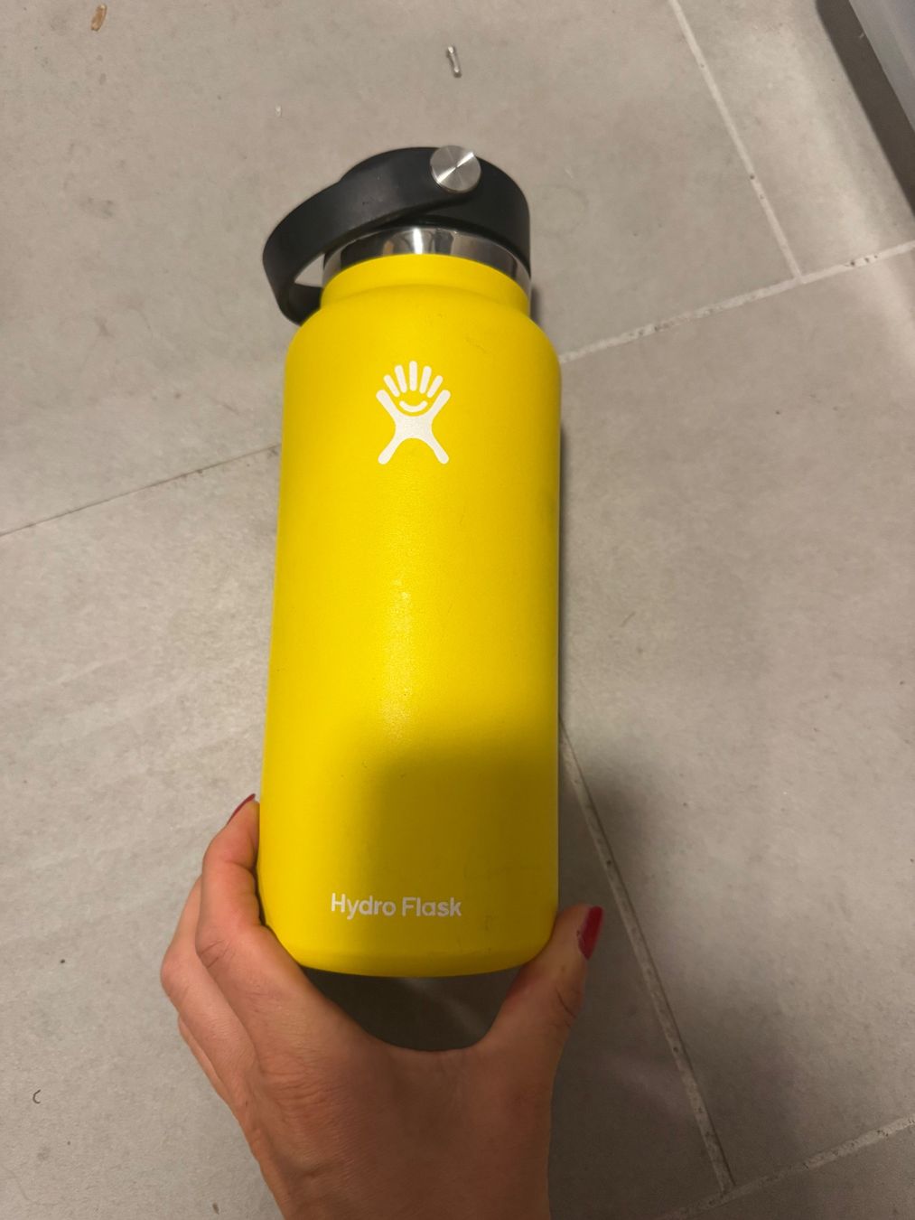 Thermos Gourdes & Thermos: Gourde hydroflask – D'occasion à St-Pierre-Clages par Norardini14.