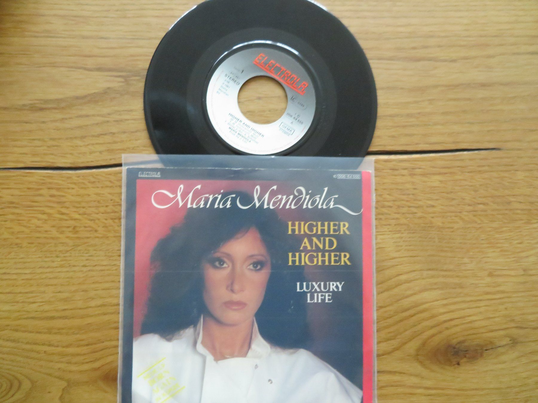 Dischi in vinile: Maria Mendiola - Higher and Higher - Single Schallplatte – Nuovo (secondo la descrizione) da Zürich venduto da max_cp5f