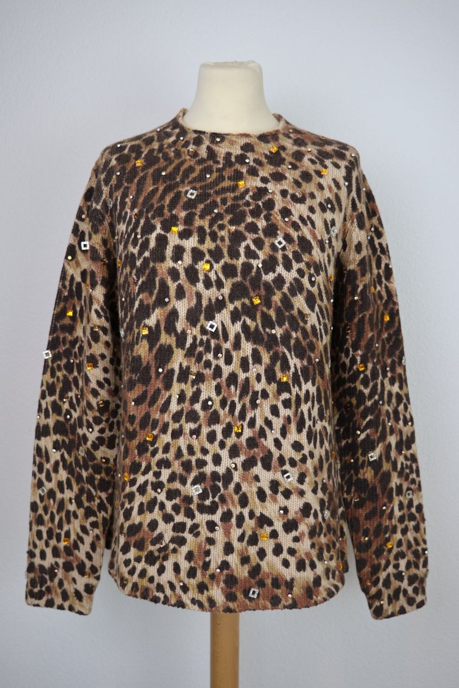 Bogner Maglioni & Felpe: Bogner Leoparden Muster Pullover mit funkelnde Zier-Steine – Usato da Emmenbrücke venduto da luzern178