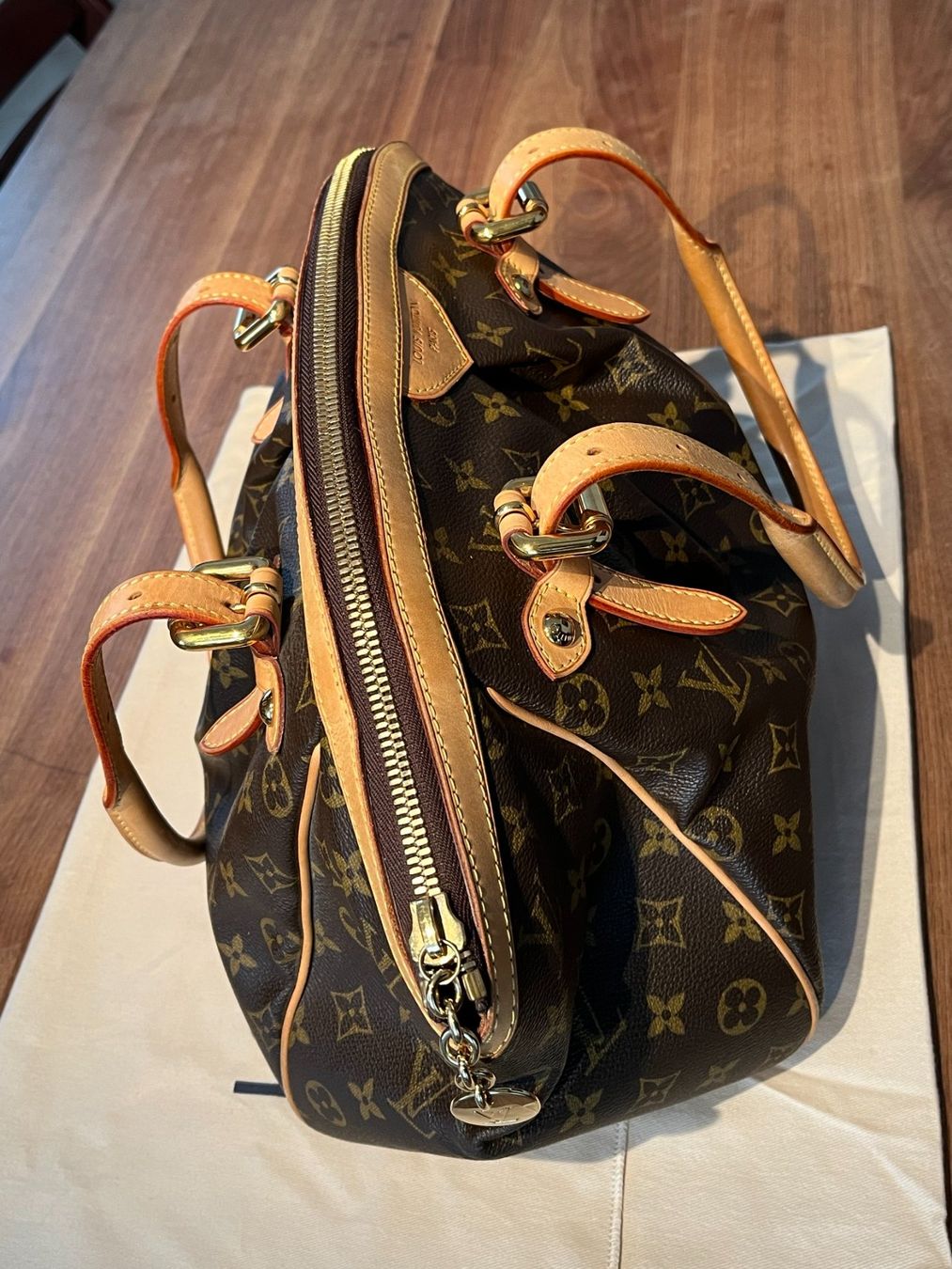Louis Vuitton Taschen für Damen: Louis Vuitton - Tivoli – Neu (gemäss Beschreibung) aus Tenniken von  1