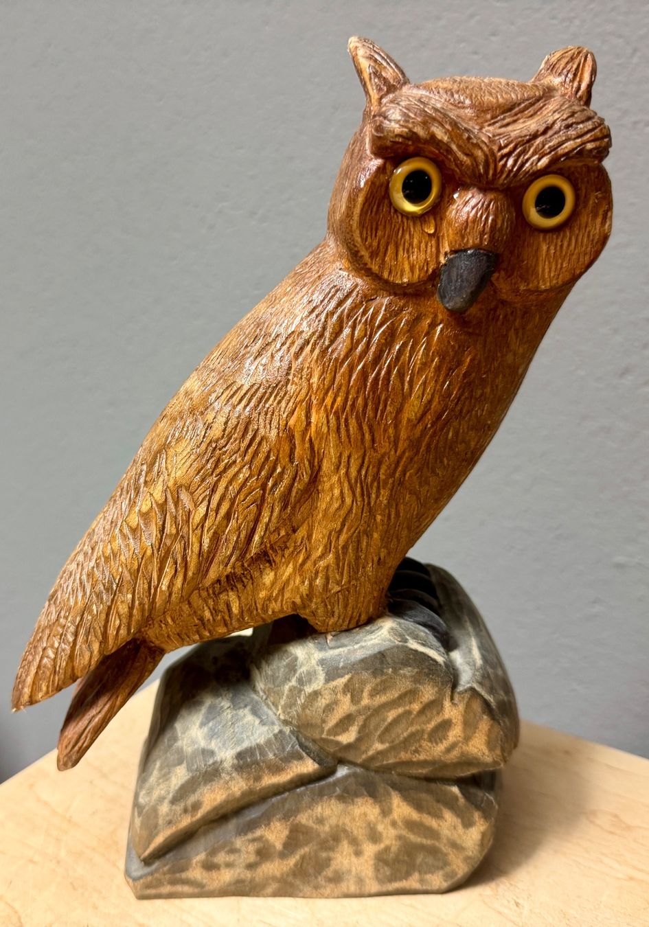 Statuette: Grosse Figur Brienzer Schnitzerei (?) Holz EULE 26 cm – Usato da Rothrist venduto da Luckywinner