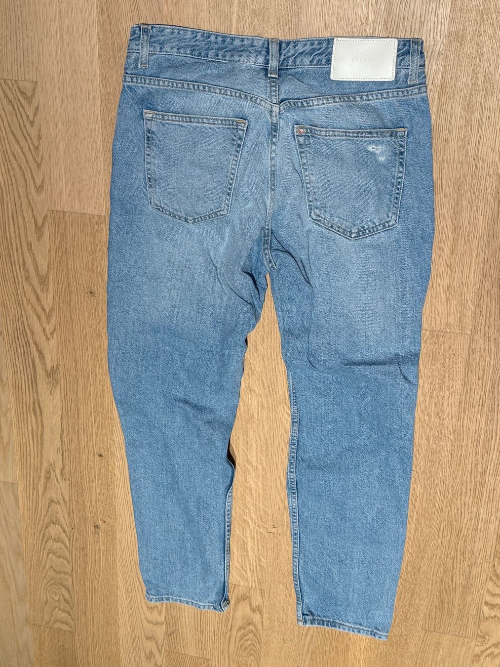 Jeans: Jeans Damen hellblau Grösse S zerrissen – Usato da Schaan venduto da bar_pp72 1