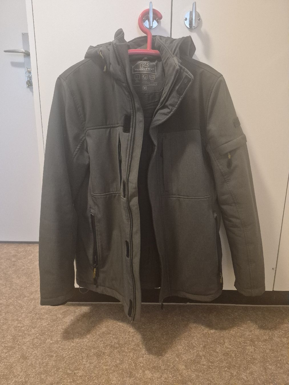 C&A Jacken: Jacke – Neu (gemäss Beschreibung) aus Gümligen von euphmatthi
