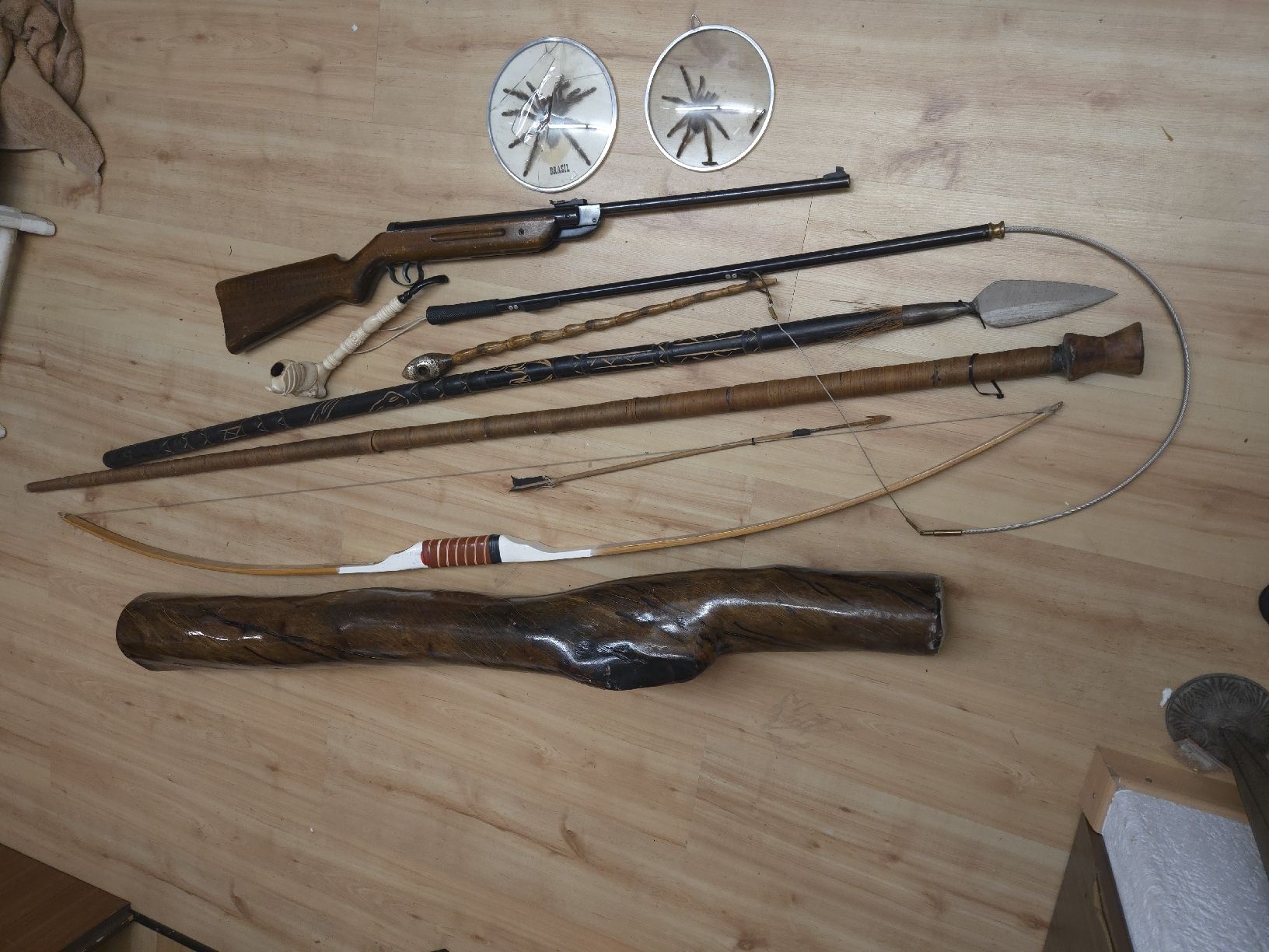 Tiro con l'arco: Exotische Sammlung: Speer, Bogen, Pfeil, Luftgewehr, Pfeife. – Usato da Oberglatt ZH venduto da albarpitsch 4