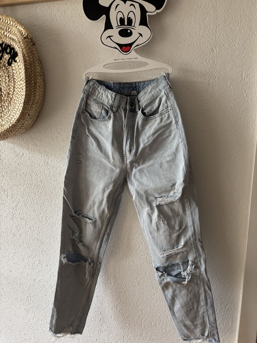 H&M Jeans: Jeans Hose Divided Gr 34 – Usato da Boniswil venduto da Biancaneve91