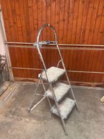 Klapptritt / Trittleiter aus Metall – 3 Stufen