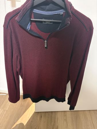 Roter Pullover grösse L