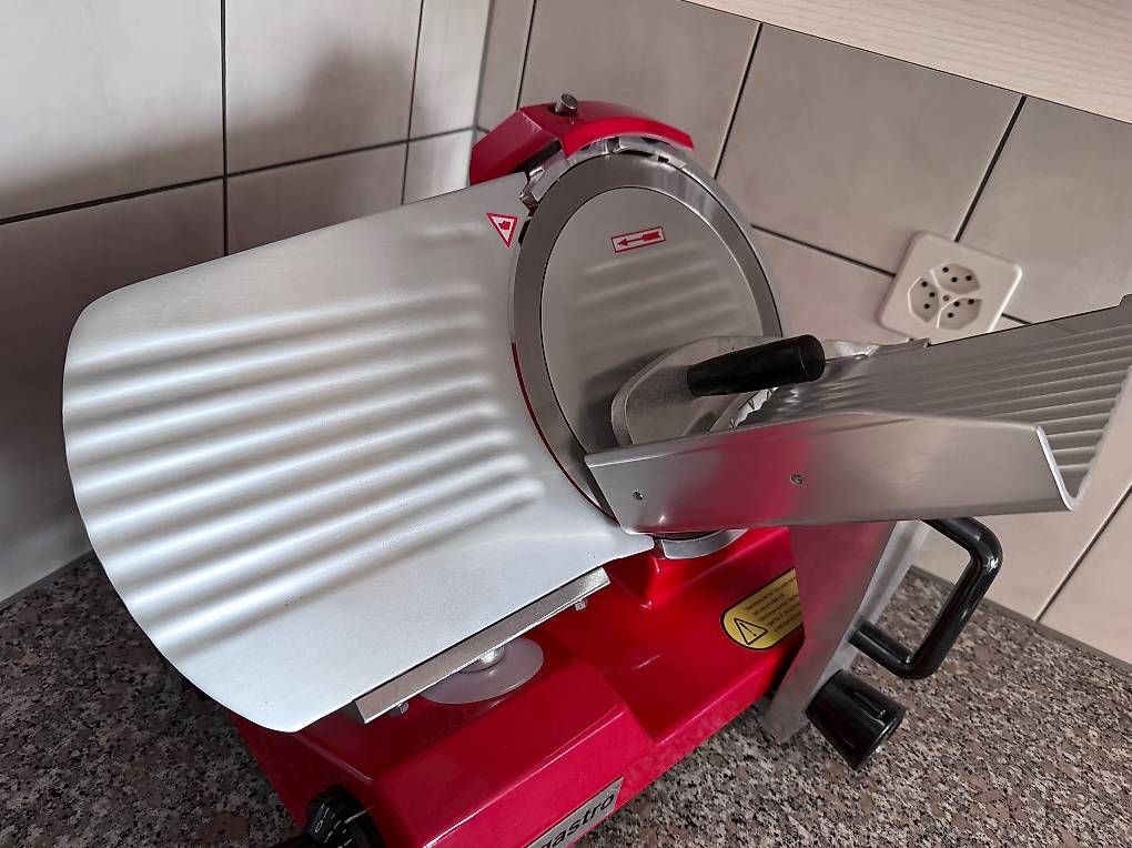 Küchengeräte: AUFSCHNITTMASCHINE NEU PROFI – Neu und originalverpackt aus Winterthur von Vito556 1