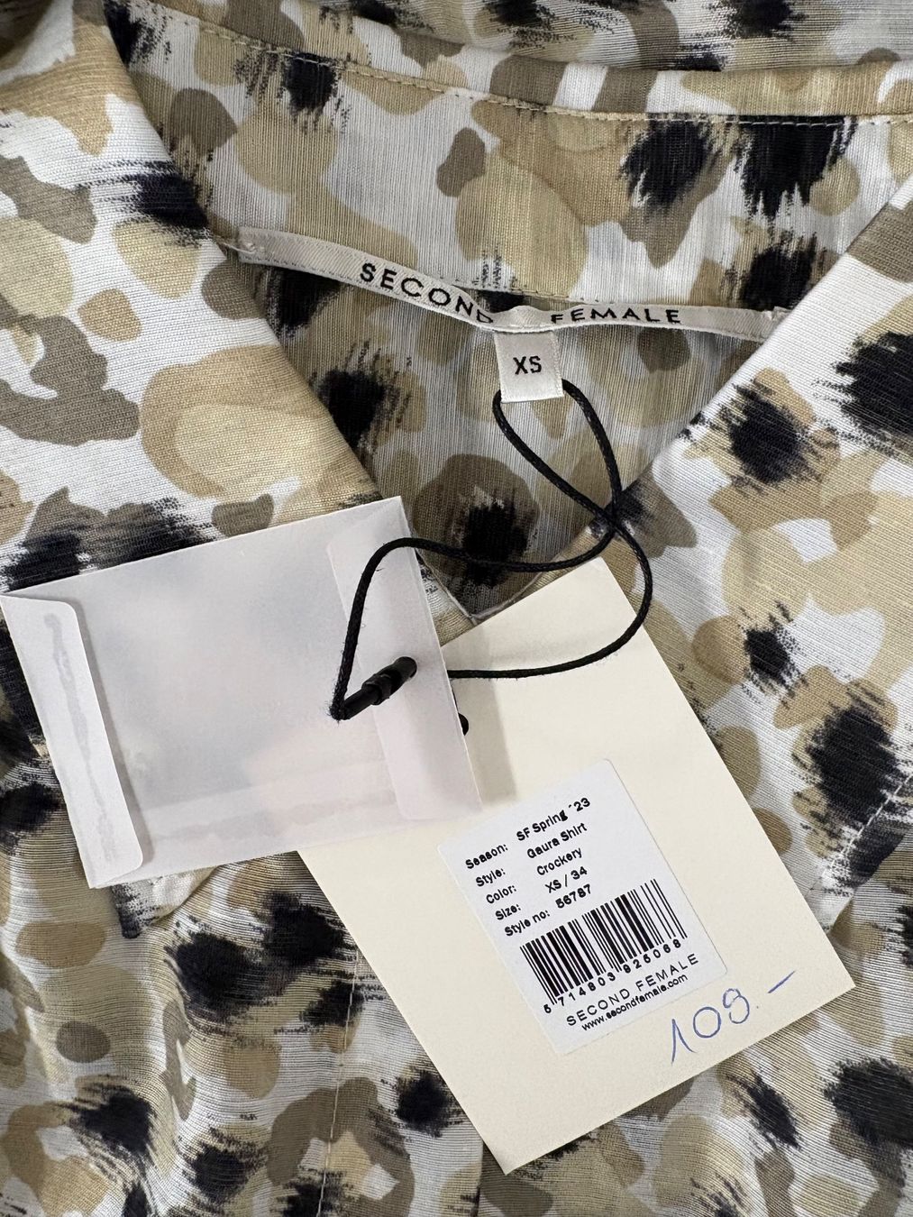 Camicette: Neue Second Female Bluse XS Lyocell gemustert beige – Nuovo e nell'imballaggio originale da Regensdorf venduto da secondchancefashion 5