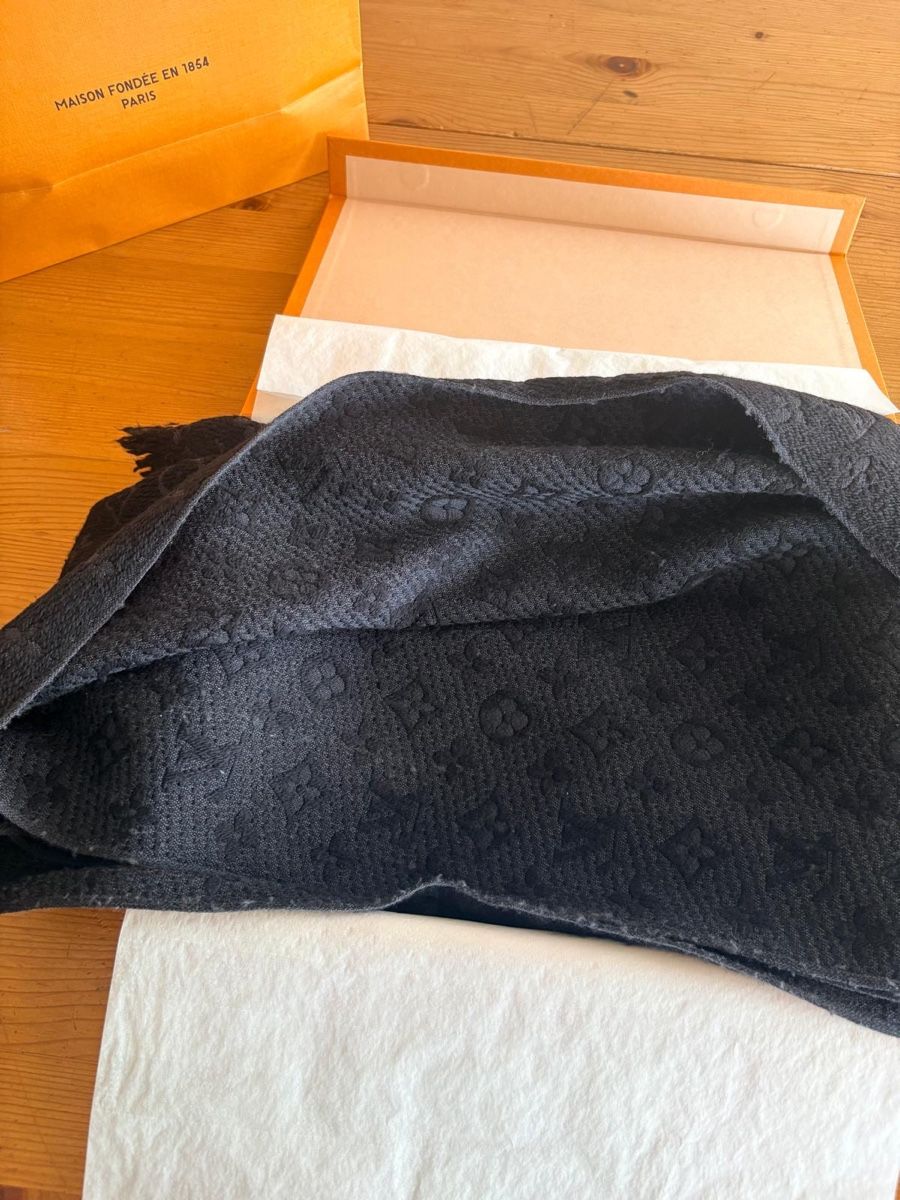 Louis Vuitton Echarpes: Écharpe Louis Vuitton  – Neuf (Voir description) à Yverdon-les-Bains par dia_jhj7 2