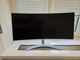 LG 34UC98-W Curved Ultrawide Monitor (34", QHD, IPS)
