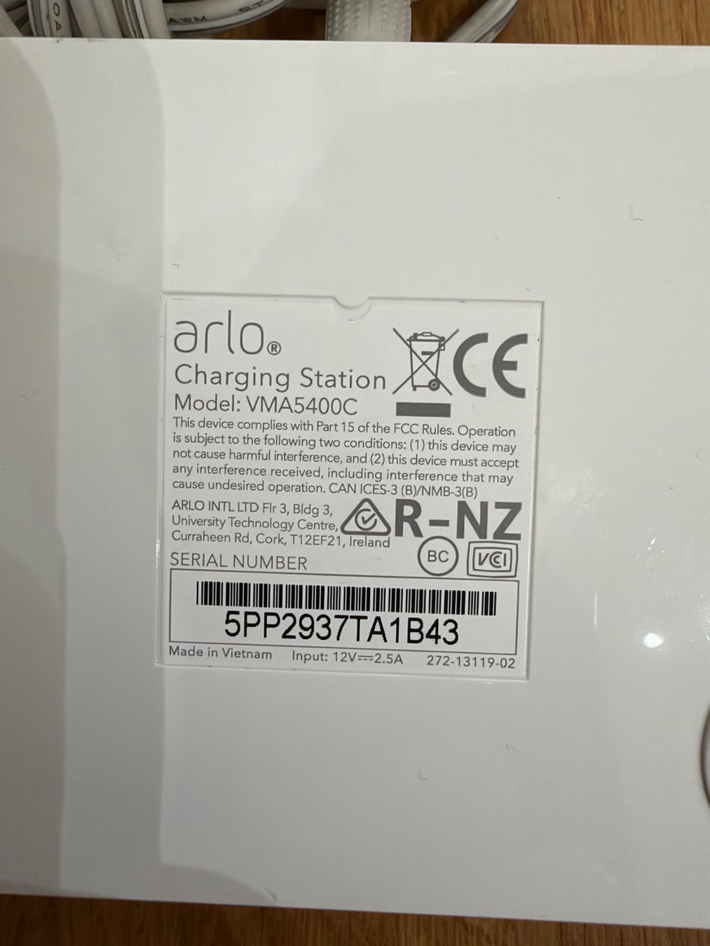 Arlo Caricatori & Batterie: Arlo Doppelladestation VMA 5400C – Usato da Küttigen venduto da Dumisani 3