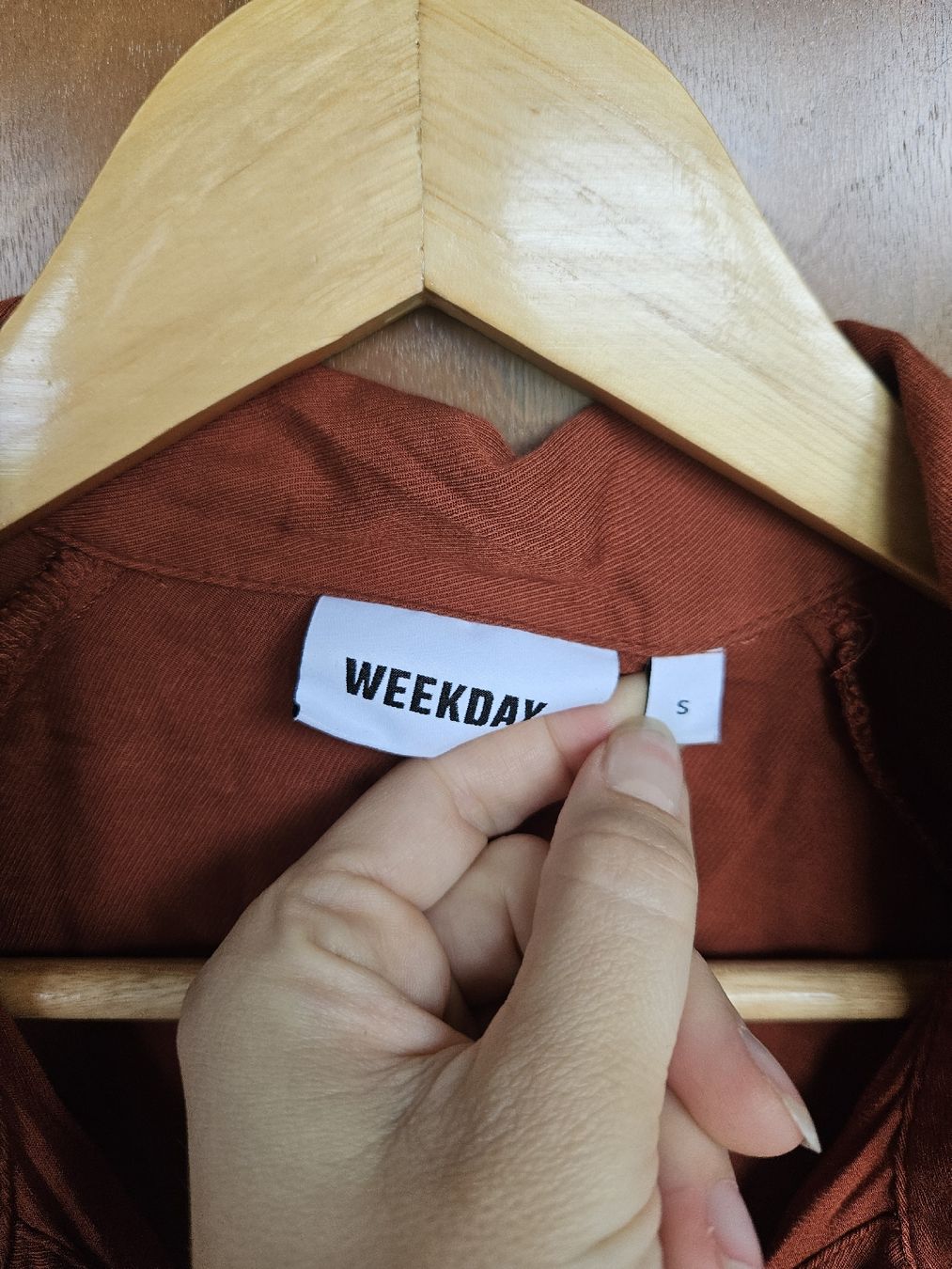 Blusen: WeekDay Oversize Bluse, rostbraun, Gr. S  – Gebraucht aus Zürich von salviav 2