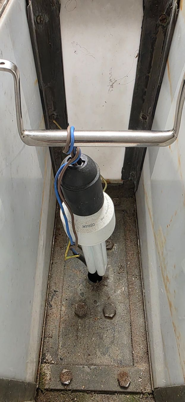 Lampade: SBB Lampe Weichenlaterne als Stehleuchte – Usato da Kaufdorf venduto da Nati-Nati 8