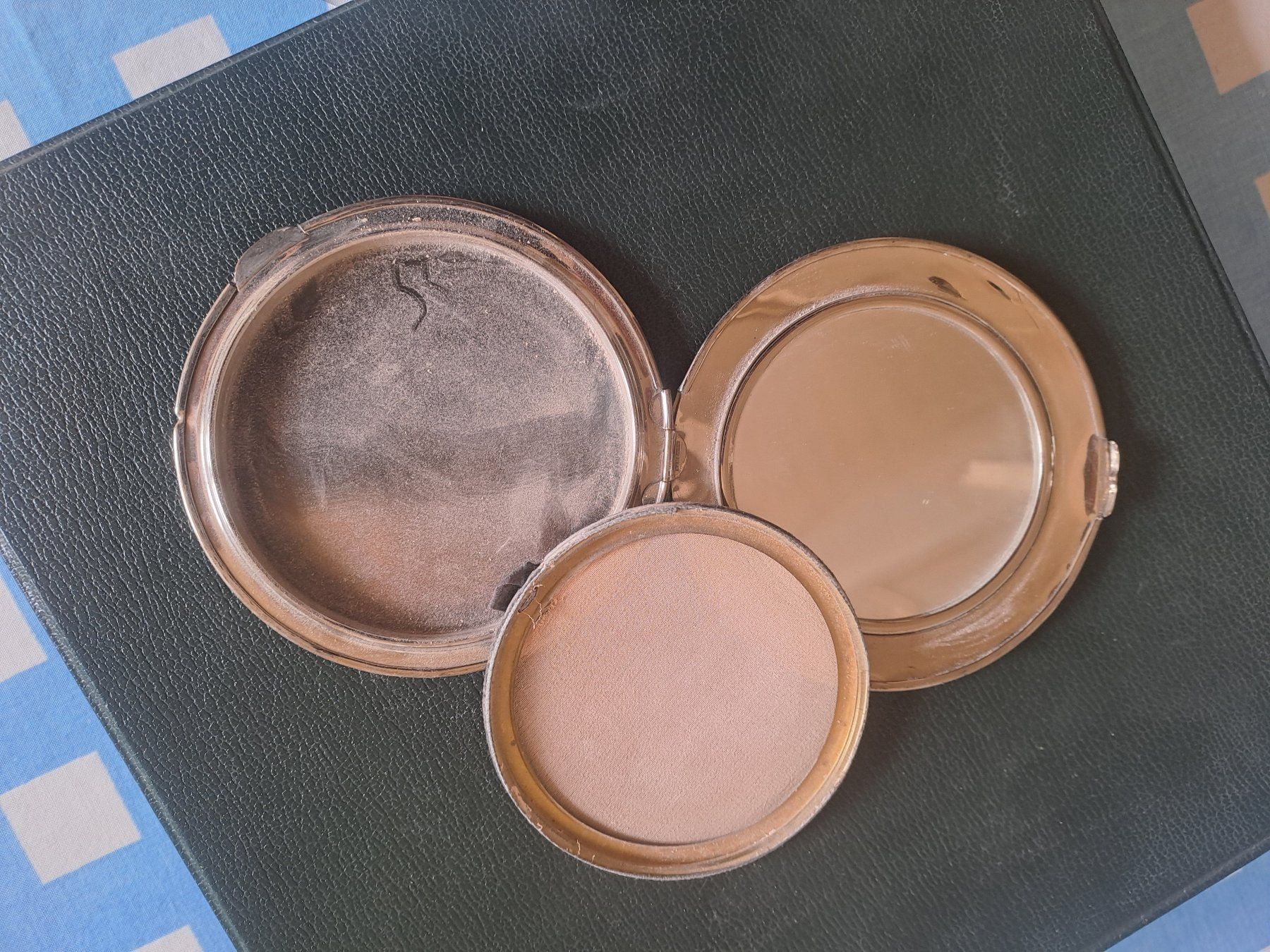 Artdeco Make-up: POUDRIER ART DECO ANNEE 30' ROWENTA – Usato da LAUSANNE venduto da KWEW 3