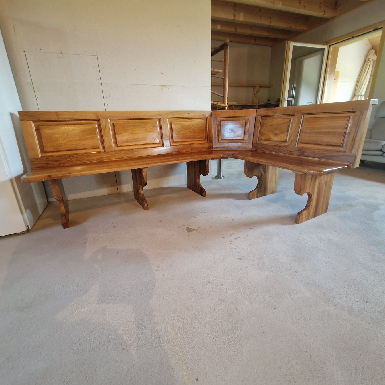 Panchine: Eckbank Nussbaum gestemmt. – Usato da Appenzell Eggerst. venduto da Nisblismees