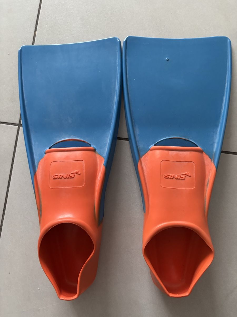 Pinne, Maschere & Boccagli: Finis Floating Flossen Gr. 37-39 – Usato da Winterthur venduto da NatMet11