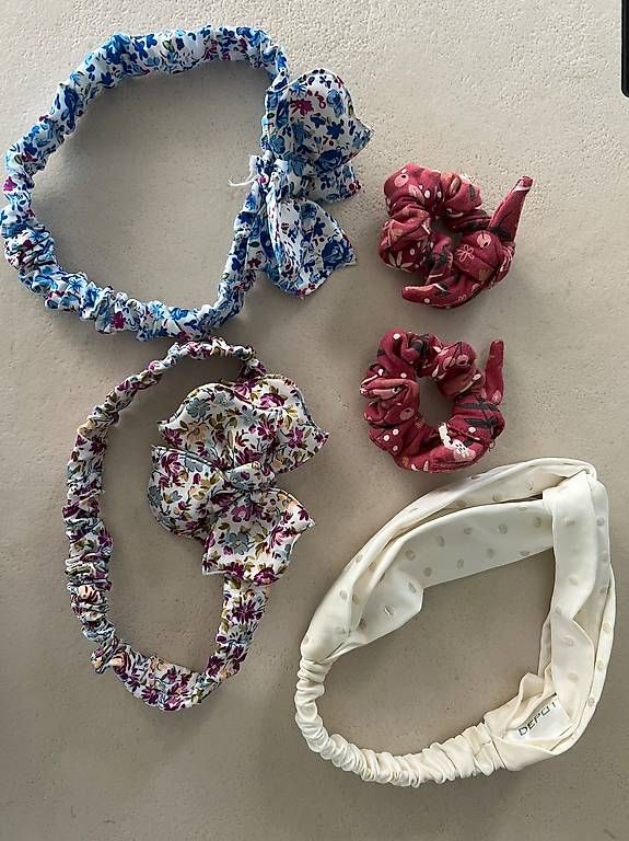 Accessori per capelli: Haarbänder und Haargummies set Kinder Mädchen – Usato da Buchs SG venduto da drossi750