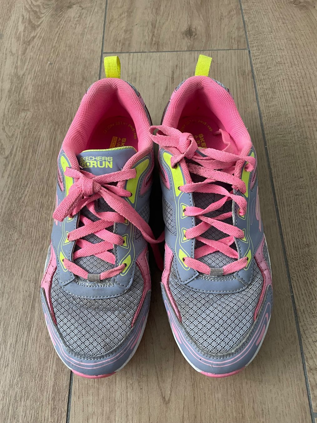 Skechers Scarpe per ragazze: Turnschuhe von Skechers Gr. 37 – Usato da Waltenschwil venduto da hansnine 1