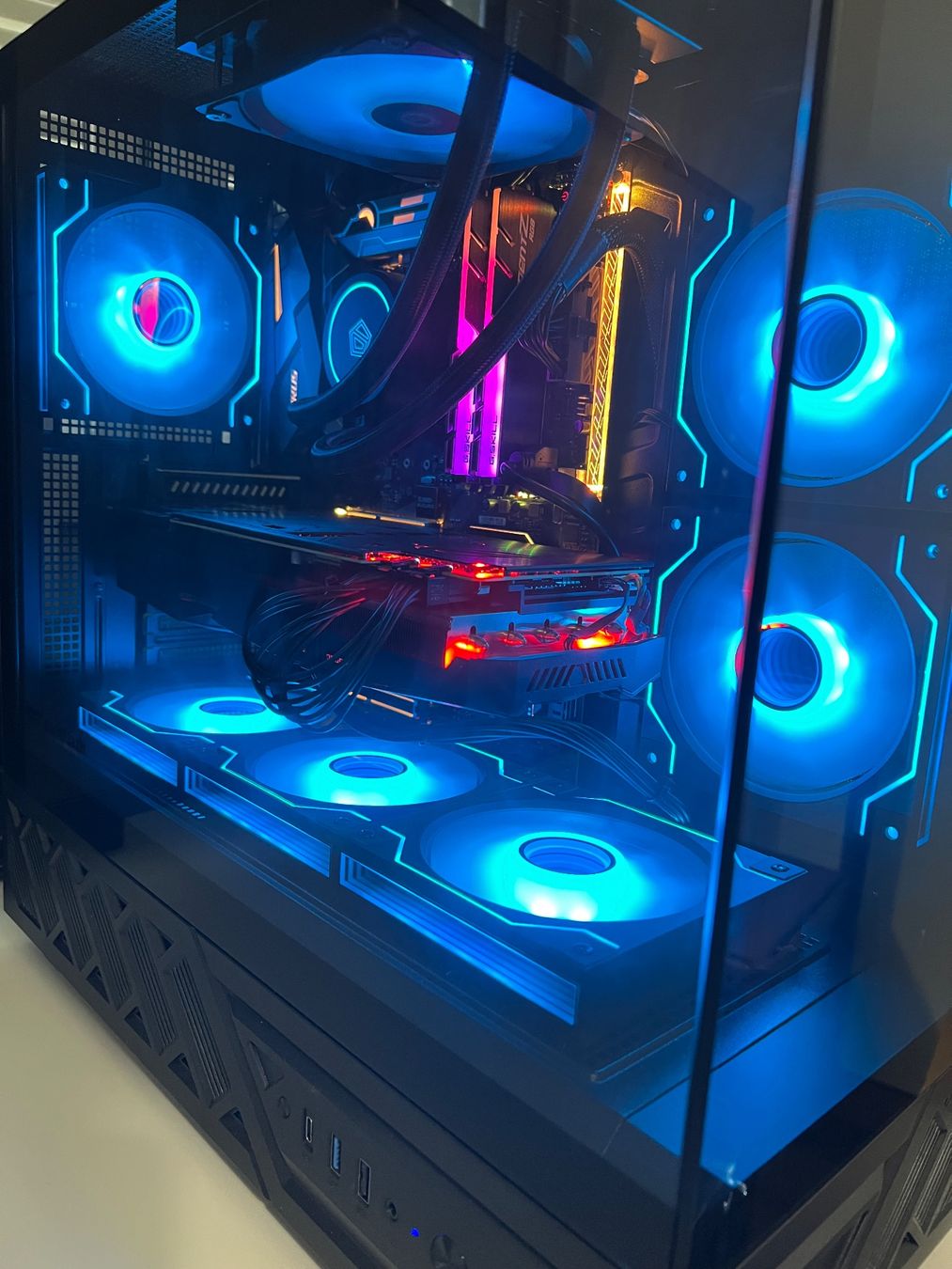 PC: Gaming PC – Usato da Basel venduto da zar_792n 7