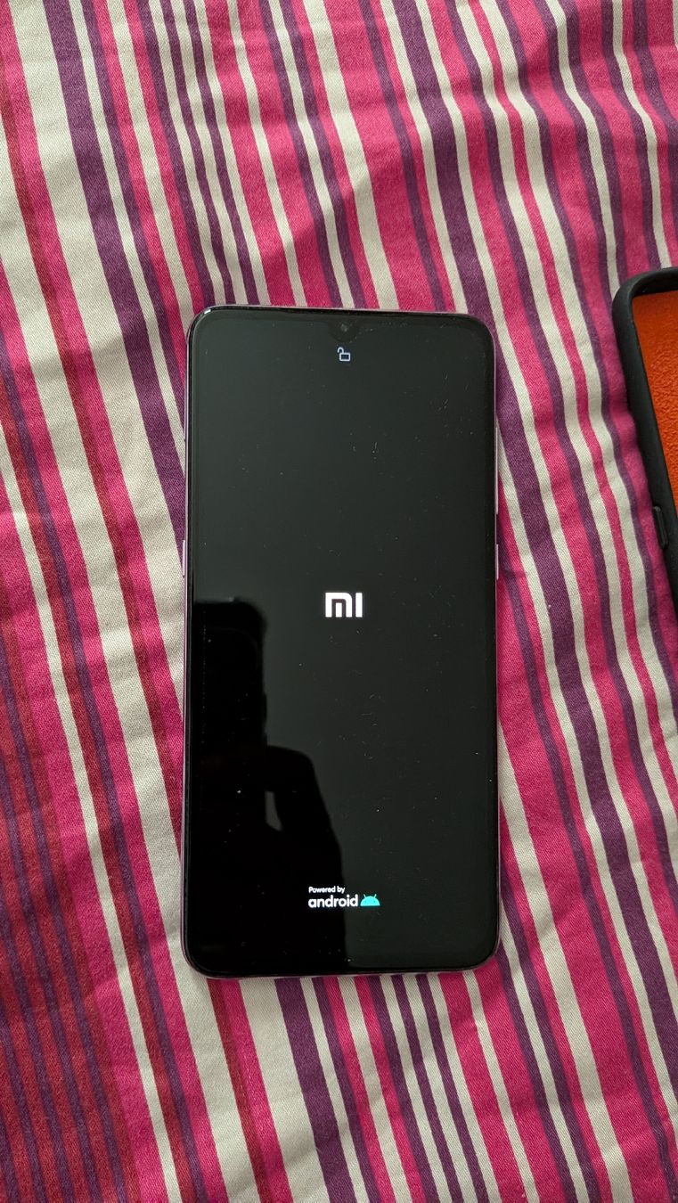 Xiaomi Portables: Xiaomi Mi 9 Smartphone with Case used condition – D'occasion à Zürich par zem_6zvp 1