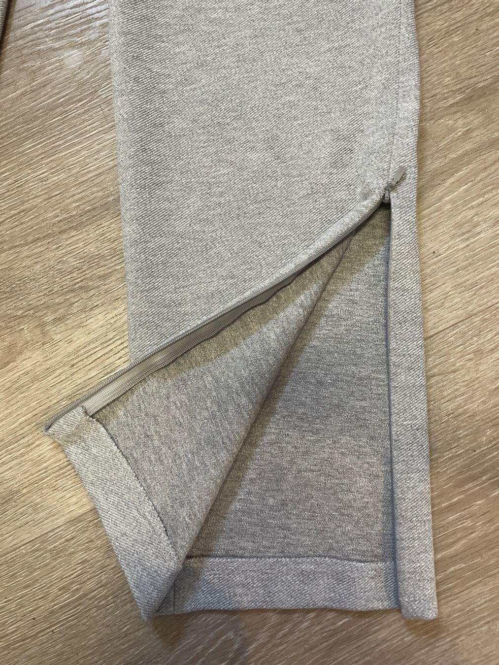 Hugo Boss Pantaloni: Hugo Boss, Damen Freizeithosen, hellgrau, Gr. 36, neu – Usato da Baar venduto da koala9 1