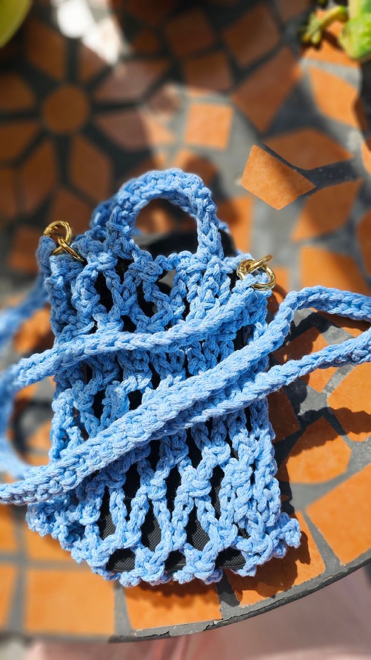 Borse da donna: Wunderschönes Handytäschli handgefertigt hellblau – Nuovo e nell'imballaggio originale da Fehraltorf venduto da lisam16