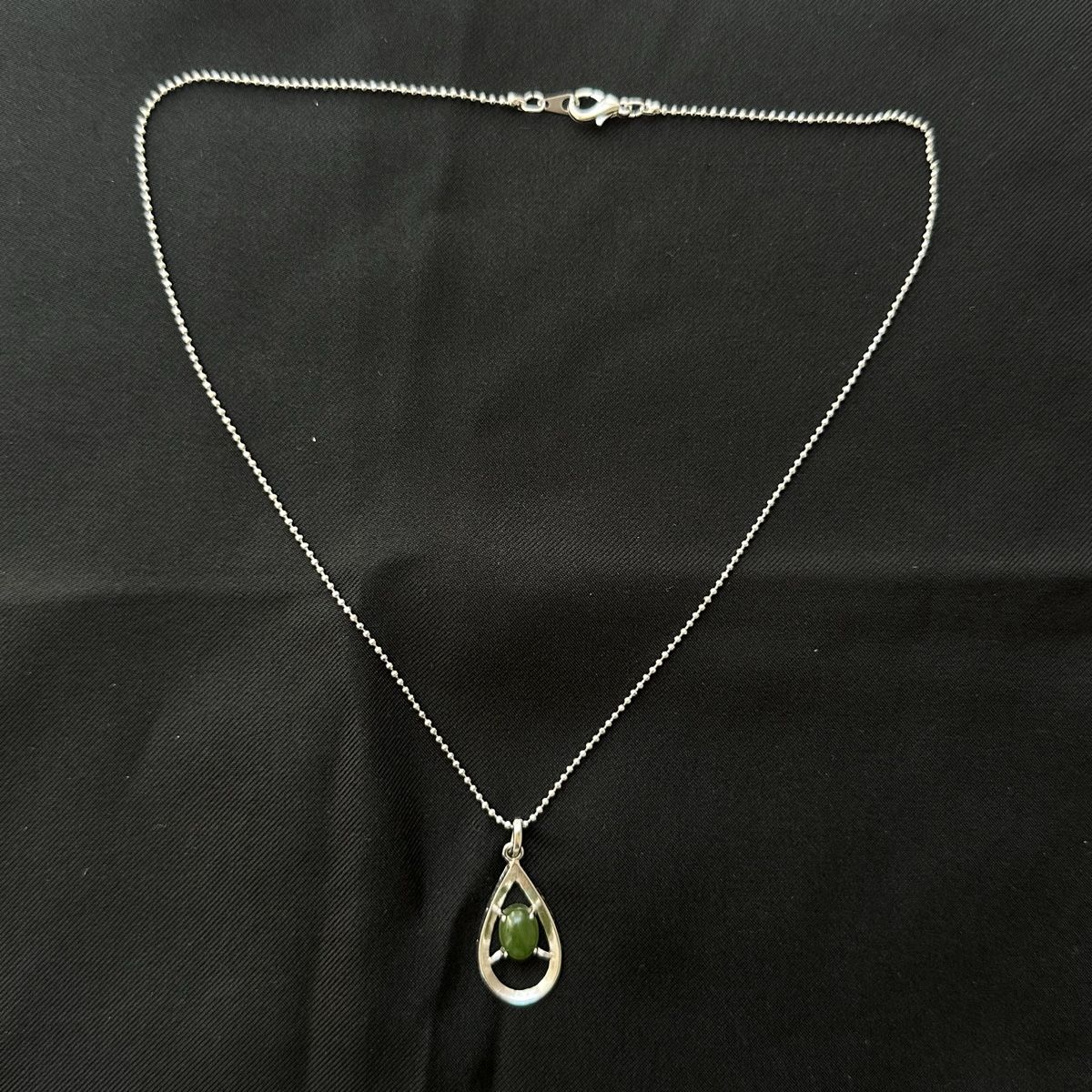 Ketten: Silberne Jade Tropfen Halskette  – Neu (gemäss Beschreibung) aus Givisiez von dor_xb9k 2