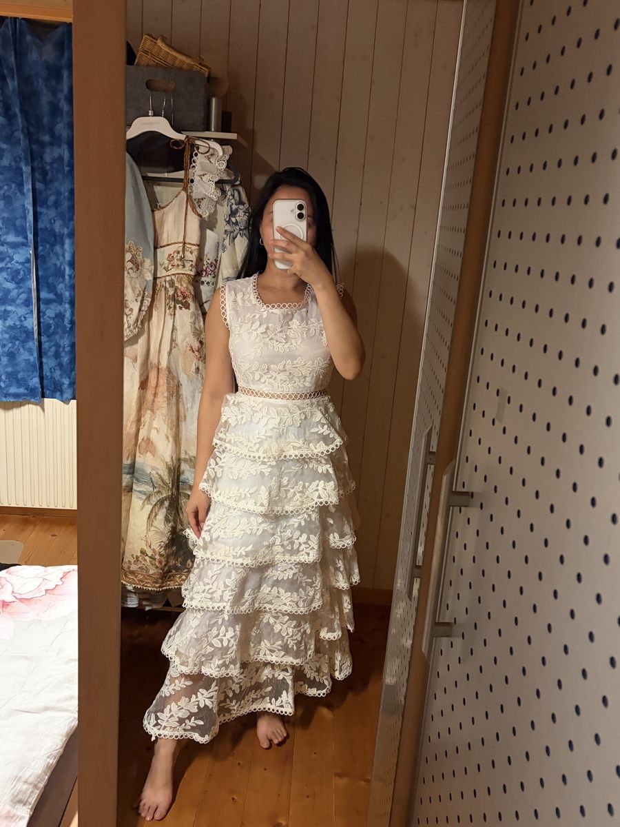 Vestiti: Elegant Embroidery Midi Dress – Usato da St.Josefen venduto da lop_lh8d 6
