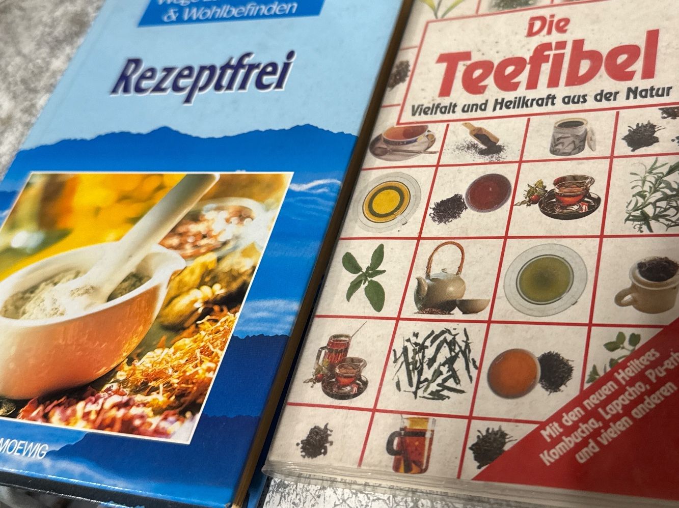 Bücher: 2 alte Kochbücher / Ratgeber – Gebraucht aus Amriswil von used2use
