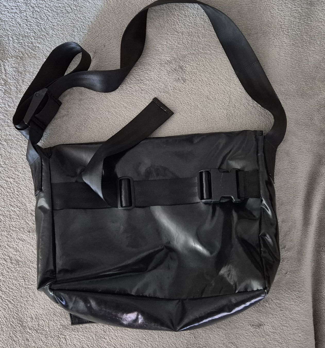 Freitag Taschen: Freitag Tasche schwarz/ weiss – Gebraucht aus Urtenen-Schönbühl von Netriders 2