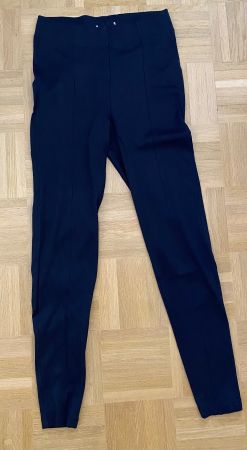 Schwarze Leggins von Bershka
