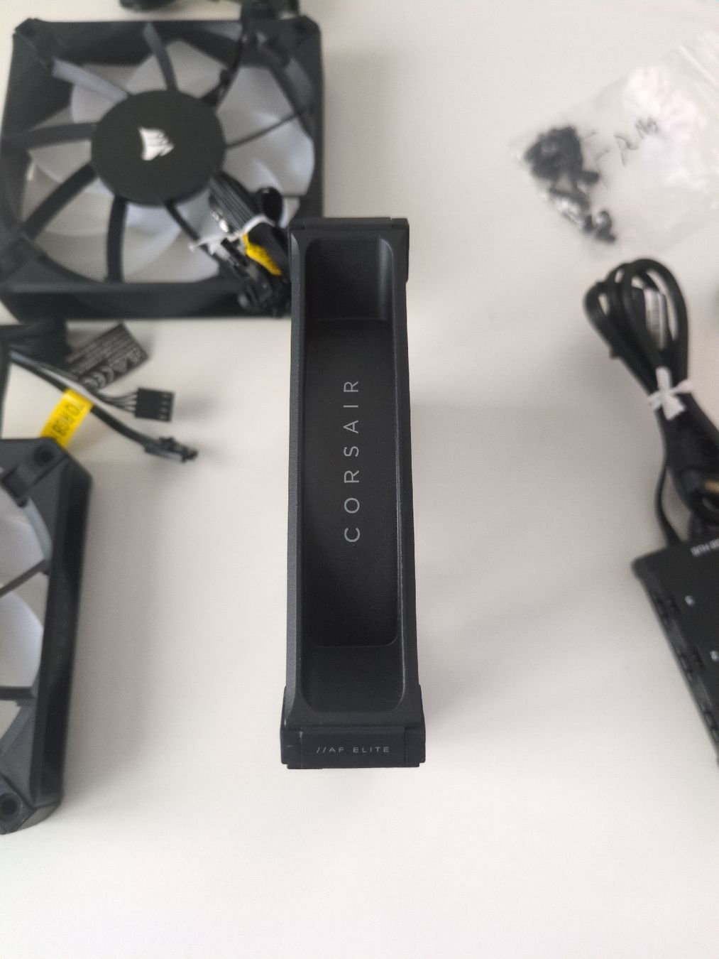 Corsair PCs: corsair AF120 RGB elite + iCUE lighting node core controller – Neu (gemäss Beschreibung) aus St. Gallen von  2