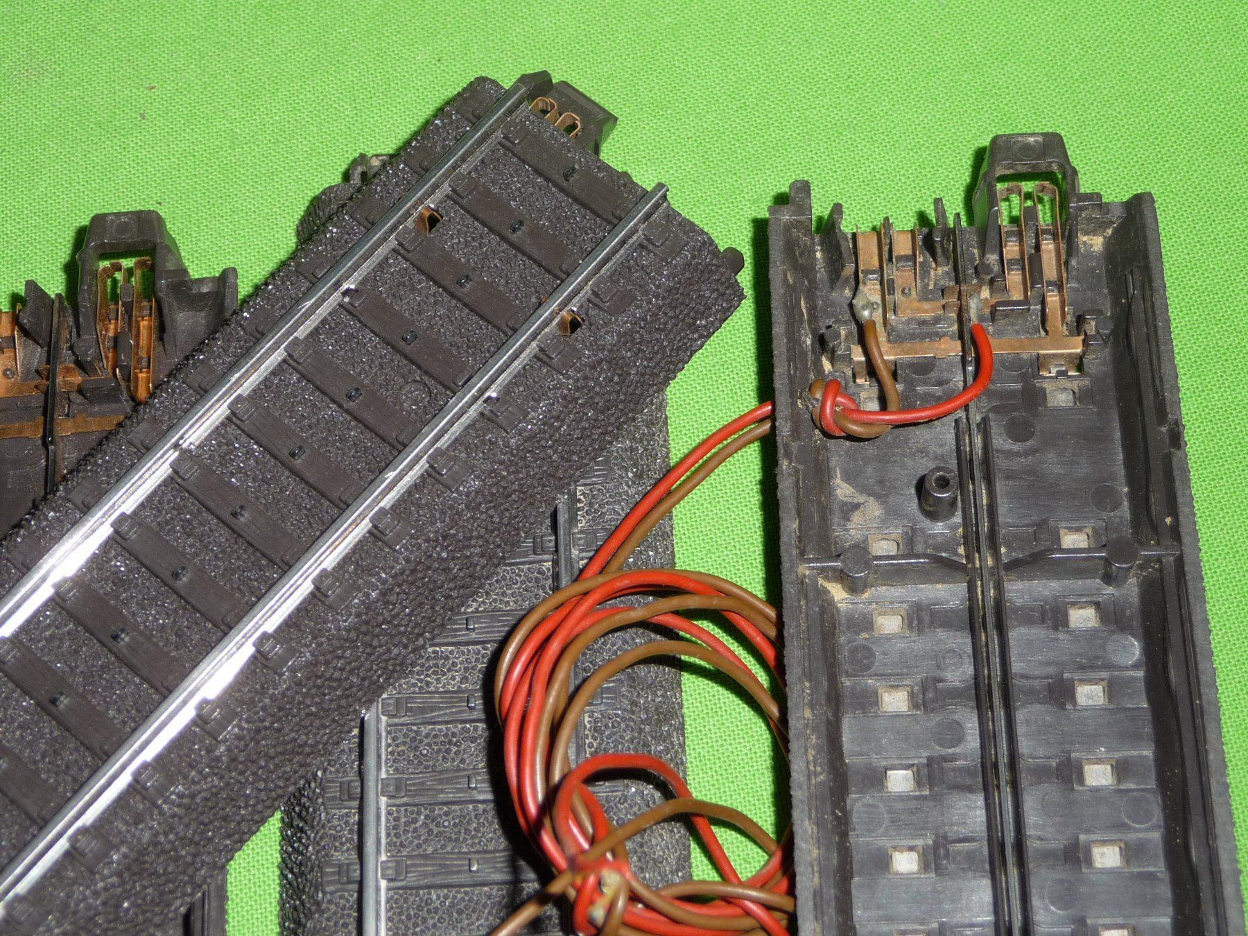 Märklin Modellini di ferrovie: Märklin 2001 ALPHA Gerade 6 Stück technisch ok, nur dreckig – Usato da Winterthur venduto da Ricardo211 2