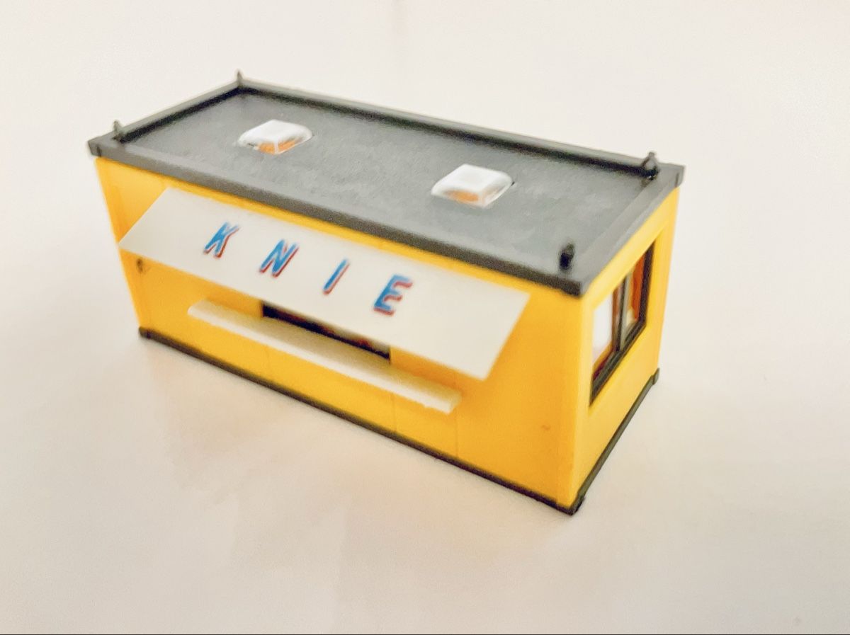 Kibri Modellini di ferrovie: KNIE CONTAINER KASSE H0 NEU – Nuovo (secondo la descrizione) da Oberbuchsiten venduto da Orsetto24