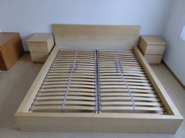 Bett 180 × 200 cm gratis abzugeben