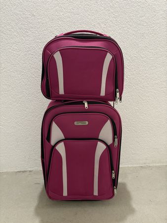 Koffer mit Tasche
