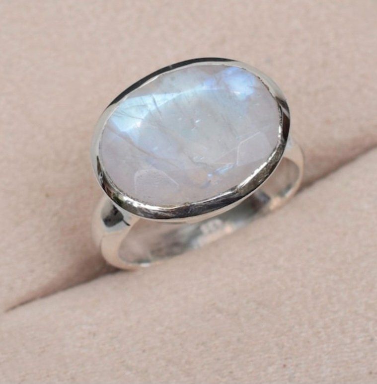 Anelli: Bague en argent avec pierre de lune avec reflets – Nuovo (secondo la descrizione) da uvrier venduto da lau_r7w6 1