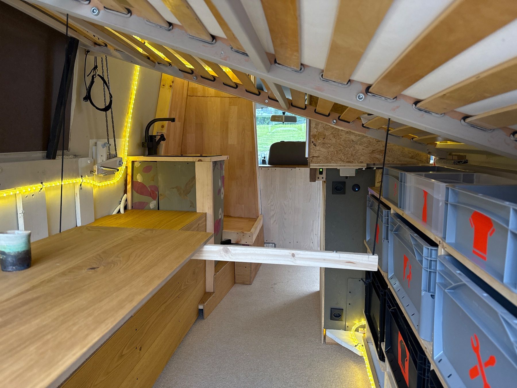 Veicoli da campeggio: Elektro Camper Van Maxus EV80 / 860W PV+ Victron-Komponenten – Usato da Samnaun Compatsch venduto da tschtschnik91 2