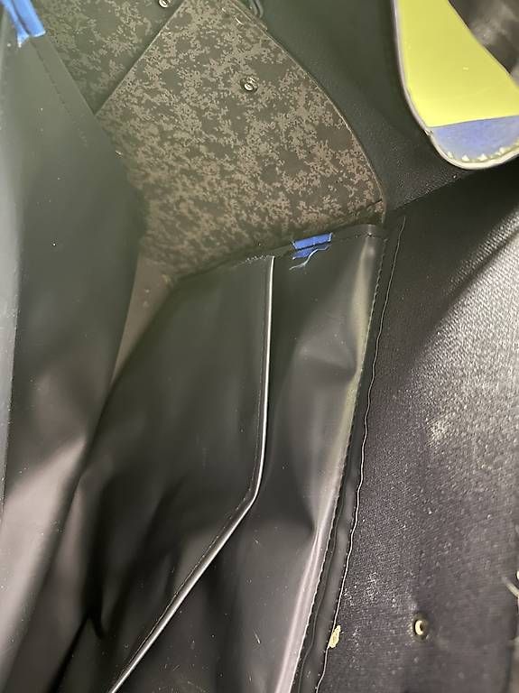 Adidas Borse: Adidas Vintage Sammlertasche – Usato da Hunzenschwil venduto da Krempel_Deluxe 3