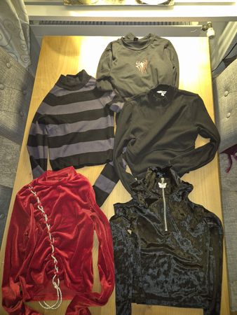 Kleiderpaket: Langarm-Shirt Grösse XS, teils Neu