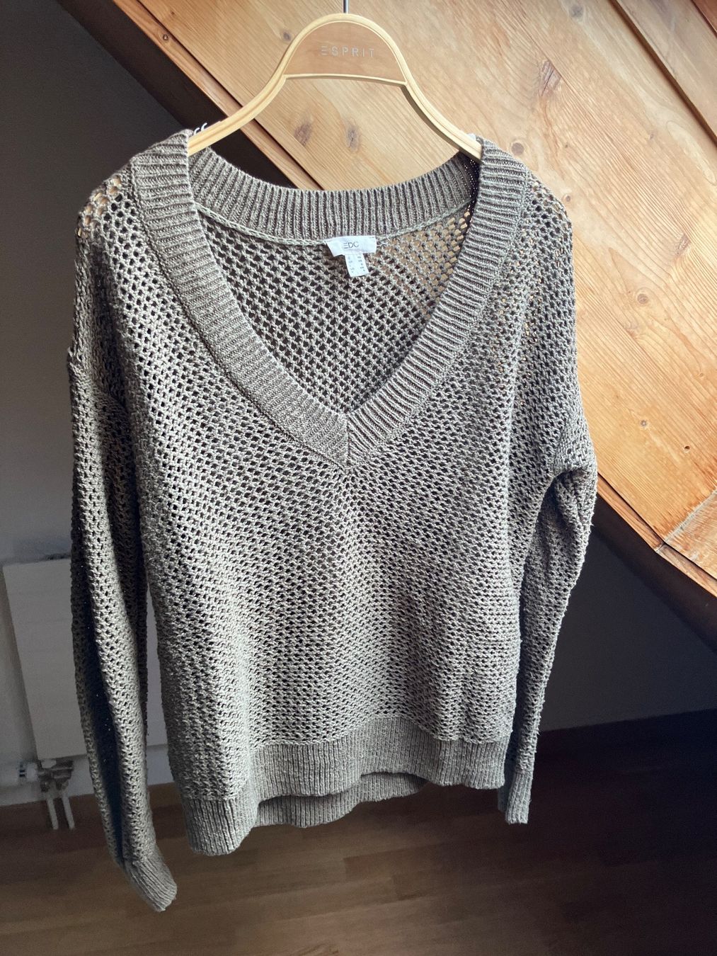 Esprit Pulls & Sweat-shirts: olivfarbener Pullover XS – D'occasion à St. Gallen par andreav.