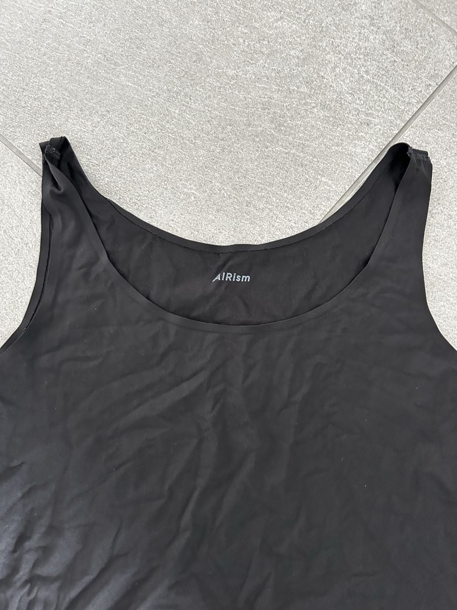 Uniqlo T-shirt: Uniqlo Basic Shirt S 2 x Schwarz  – Usato da Zürich venduto da cos_b629 1