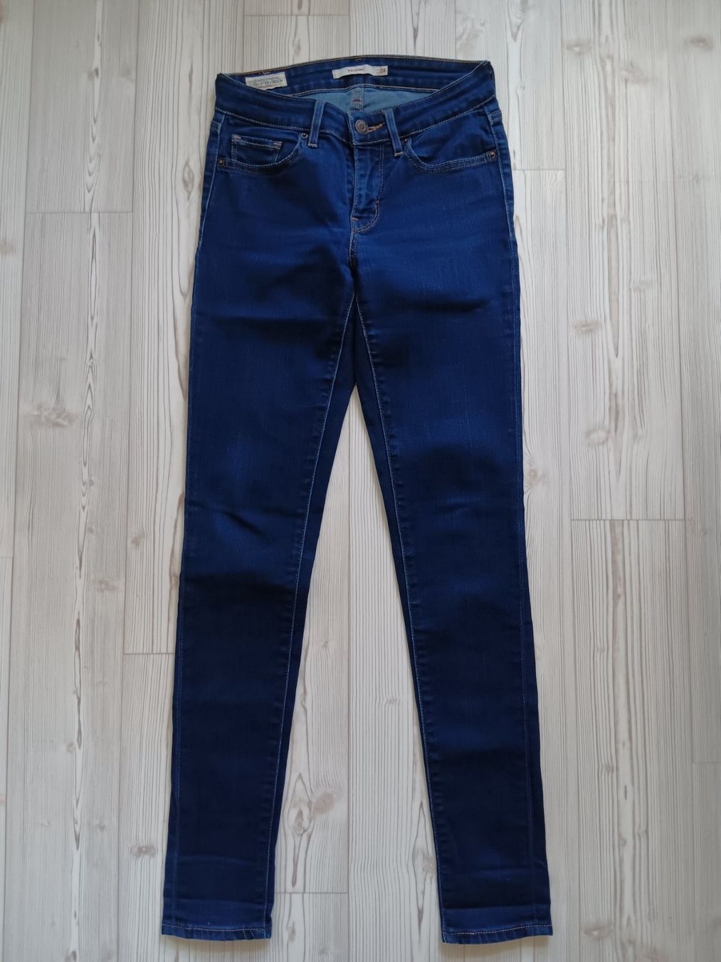 Levi's Jeans: LEVIS 711 Jeans SKINNY taille / Grosse 24 – Usato da Cossonay-ville venduto da Super-Price-Quality